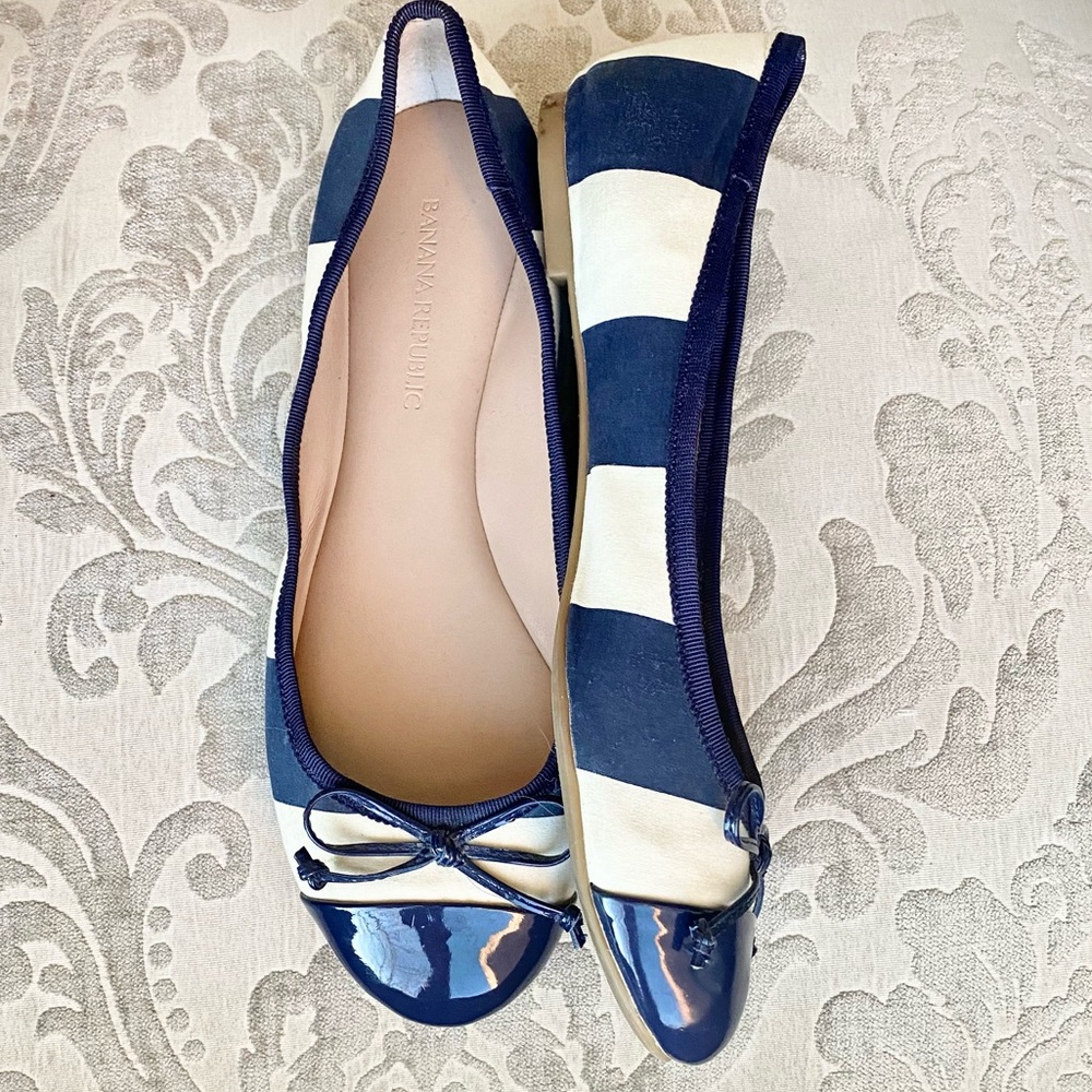 Banana Republic blue/white Striped flats